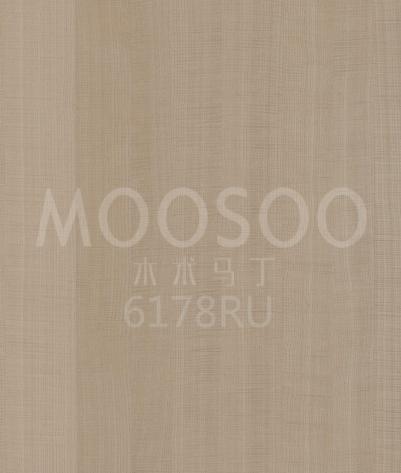 Trwała podłoga z białego drewna jesionowego