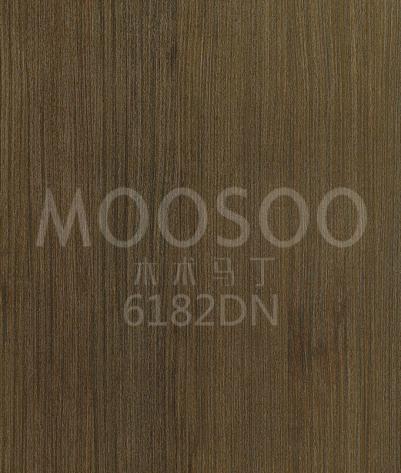 Naturalne złote drewno tekowe